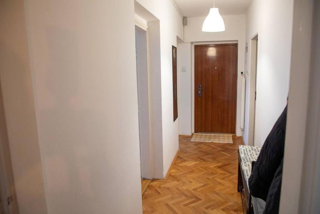 Dora Apartment Ni Exterior foto