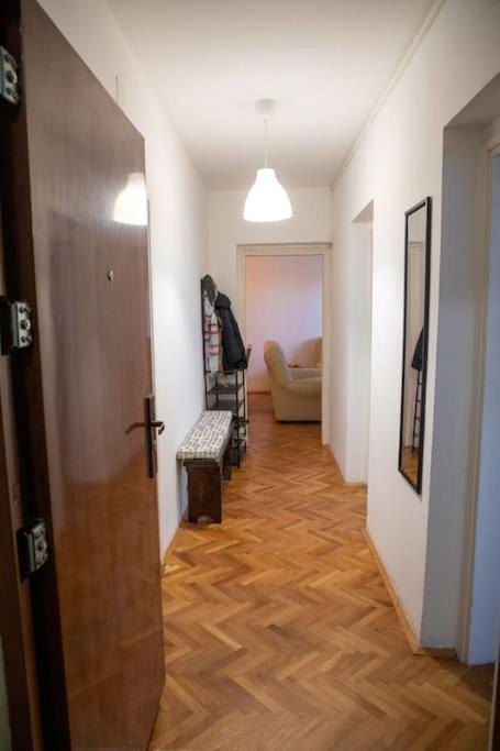 Dora Apartment Ni Exterior foto