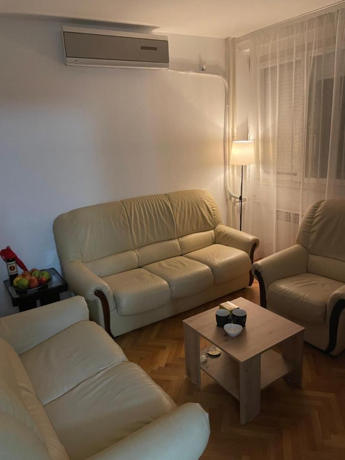 Dora Apartment Ni Exterior foto